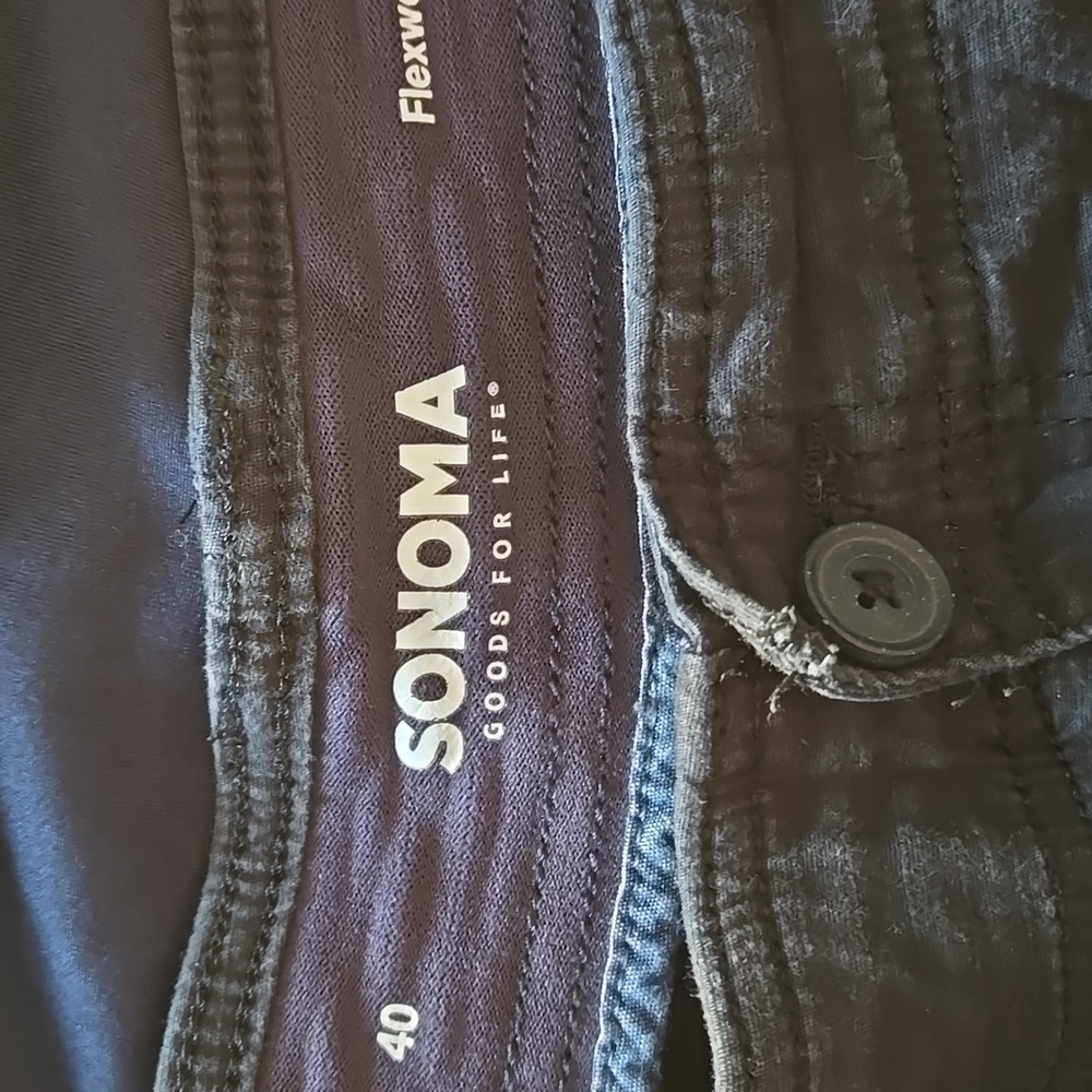 Men's Black Cargo Shorts - Picture 4 of 4